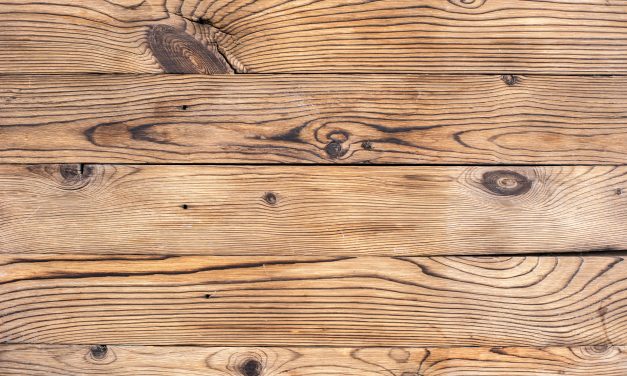 Comment couper des baguettes d&rsquo;angle en bois ?